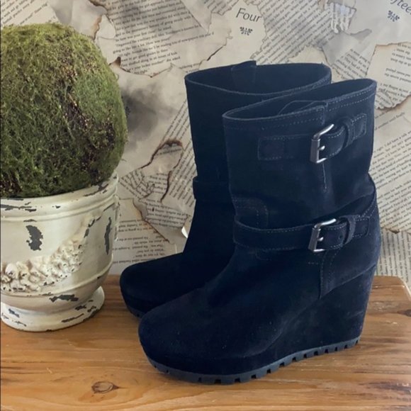 Prada - Picture 5 of 5